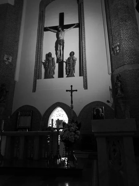 波兰Elblag的Saint Nicolaus天主教教堂 美丽的内部 黑白相间的艺术风采美丽的内部 教堂的教堂 波特兰 黑白相间的艺术风格 — 图库照片
