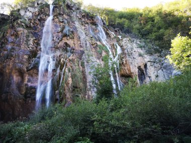 Plitvice Gölü Ulusal Parkı Hırvatistan. Renkli sanatsal görünüm..