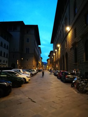 Etrafı gezen güzel Floransa, güzel bir tarihi mimari arayın. Floransa, İtalya.