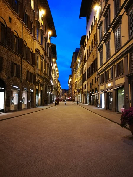 観光の美しさフィレンツェ 素敵な歴史的建造物をお探しです フィレンツェ イタリア — ストック写真