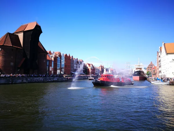 Zomertijd Hanzestad Gdansk Parade Zeilschip Jachten Zeilrecreatie Historische Stadsomgeving Gdansk — Stockfoto