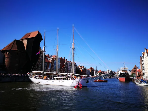 Hora Verão Hanseatic Cidade Histórica Gdansk Desfile Veleiro Iates Vela — Fotografia de Stock