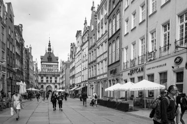 Seçim kampanyası zamanı, Polonyalılar ülkelerinin başkanını seçerler. Gdansk Polonya. Aday posterleri, siyah beyaz sanatsal görünüş.