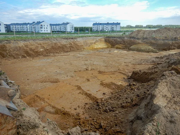 建物の作業場だ 色の芸術的な外観 新しいアパートの建物の場所 — ストック写真