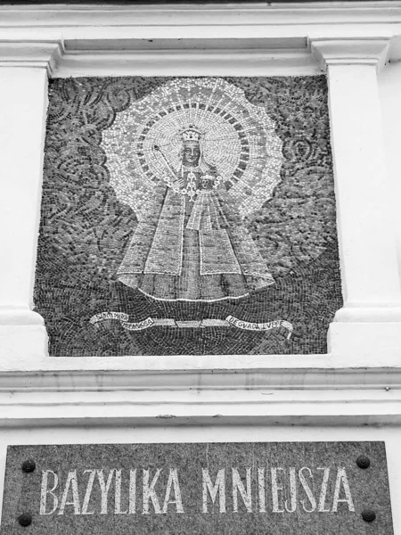 コデンの聖母の神社のローマカトリック教会 宣教師は聖母マリアを模倣します ポーランドの光田町 — ストック写真
