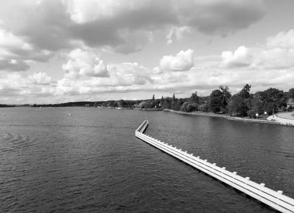 ポーランド ソビエスツォの死のヴィスワ川に架かるドローブリッジ — ストック写真