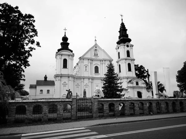 Kościół Piotra Pawła Sanktuarium Matki Bożej Lesnii Leśna Podlaska Polska — Zdjęcie stockowe