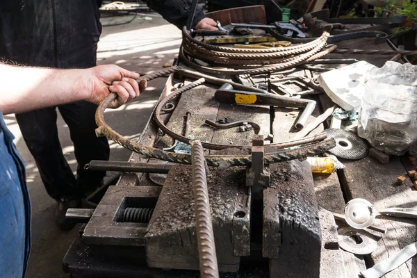 Ferforje metal bükme endüstriyel bender donatım makine ile yapmak demirci.