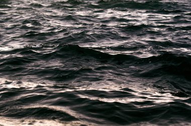 Deniz kötü hava tehlikeli bayraklarında sırasında kaba