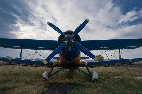 Avião Agrícola Usado Para Fertilizar Disparado Chão Dia Nublado — Fotografia de Stock