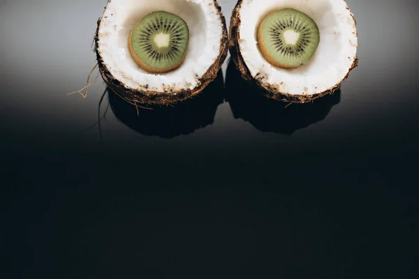 코코넛과 블랙에 — 스톡 사진