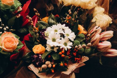 buket çiçek. Doğum günün kutlu olsun. Sevgililer günün kutlu olsun