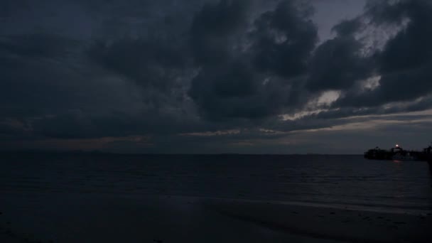 Strandlandschaft Auf Der Insel Samui Abend Mit Wolkenlosem Blauem Himmel — Stockvideo