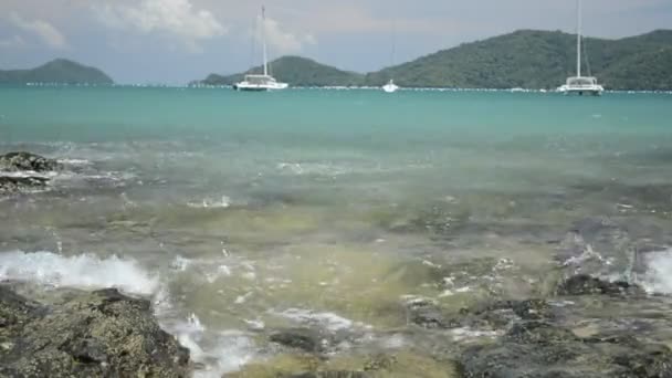 Paisagem Yon Bay Mar Andaman Com Água Limpa Iates Durante — Vídeo de Stock