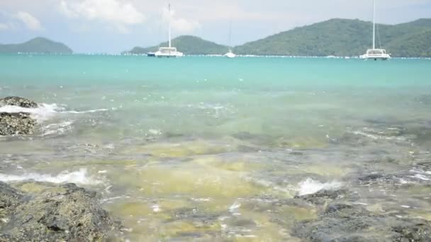 Paisagem Yon Bay Mar Andaman Com Água Limpa Iates Durante — Vídeo de Stock