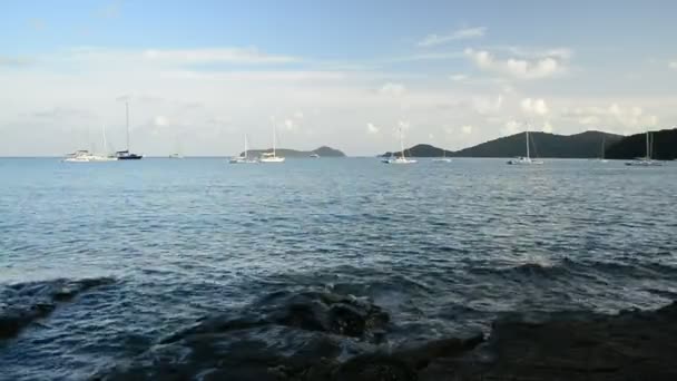 Landschap Van Yon Bay Andaman Zee Met Jachten Onder Bewolkte — Stockvideo