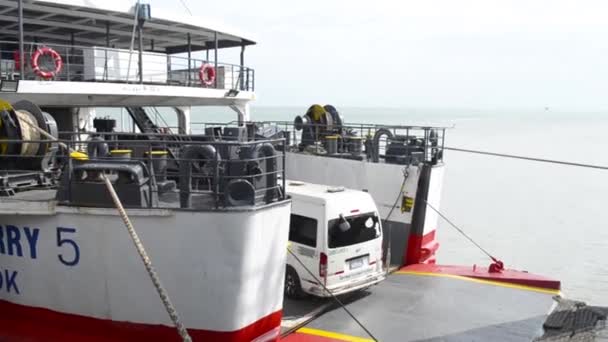 Suratthani Tailandia Agosto 2019 Paisaje Del Puerto Ferries Seatrán Barcos — Vídeo de stock