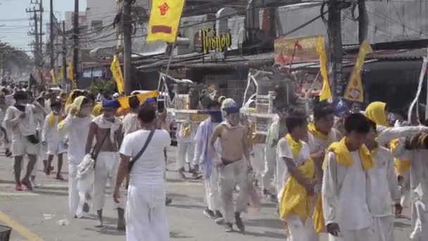 Phuket Oct Participantes Taoísmo Uma Procissão Rua Festival Vegetariano Phuket — Vídeo de Stock