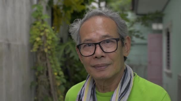 Zbliżenie Portret Twarzy Zdrowego Wesołego Azjatyckiego Seniora Okularach Stary Siwowłosy — Wideo stockowe