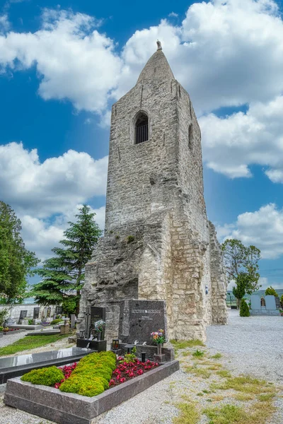 Μεσαιωνική Περίφημη Παλιά Bergkirche Στο Νεκροταφείο Έξω Από Leithaprodersdorf — Φωτογραφία Αρχείου
