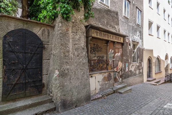 Narrow Cobbled Medieval Street Steingasse Salzburg Austria — Stock Photo, Image