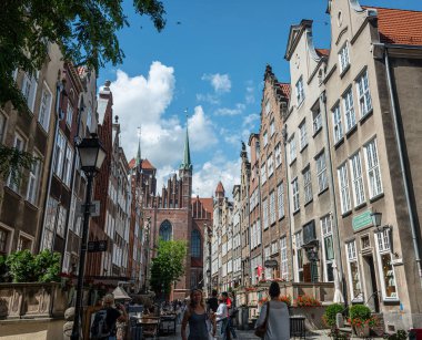 Gdansk 'taki Mariacka caddesinin mimarisi Gdansk' ın en önemli turistik yerlerinden biridir..