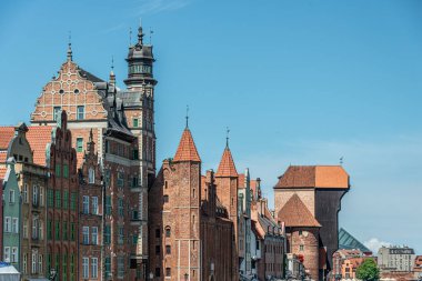Polonya 'nın Gdansk kentindeki eski kasabanın mimarisi. Gdansk, eski ortaçağ kasaba mimarisi ile Polonya Pomeranya 'nın tarihi başkentidir..