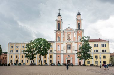 Eski kasabadaki eski St. Francis Xavier kilisesi. Kaunas, Litvanya