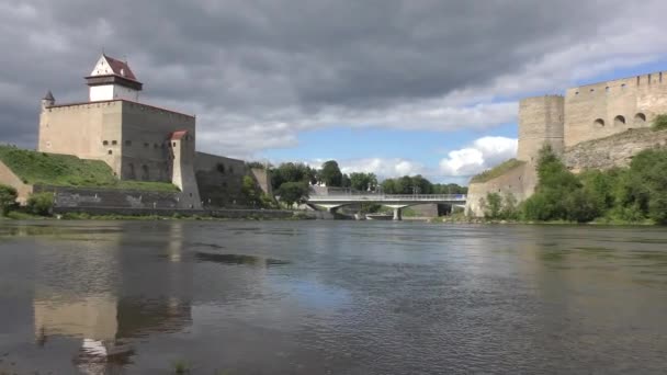 Vista Panoramica Del Castello Narva Estonia Ivangorod Casle Russia — Video Stock