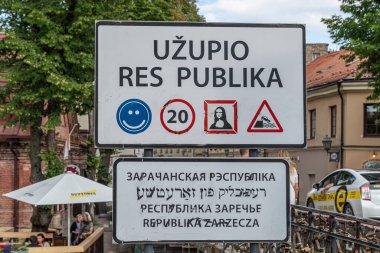 Uzupio Cumhuriyeti 'nin girişini imzalayın.