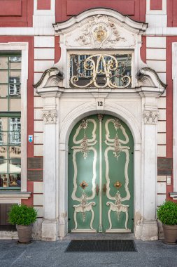 Polonya 'nın Gdansk kentindeki eski kasabanın mimarisi. Gdansk, eski ortaçağ kasaba mimarisi ile Polonya Pomeranya 'nın tarihi başkentidir..