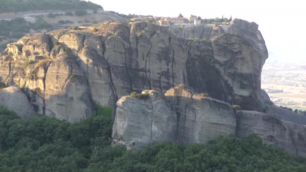 Meteora Bölgesindeki Kayalıklarda Manastırlarda Nefes Kesici Sabah Manzarası — Stok video