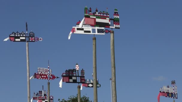 Famosa Veleta Colorida Tallada Madera Nida Lituania — Vídeos de Stock