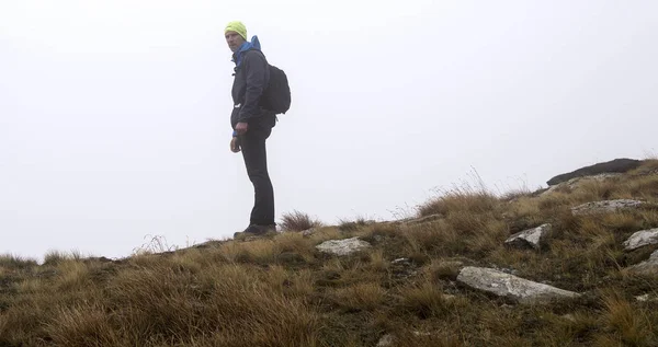 adam dağda hiking 