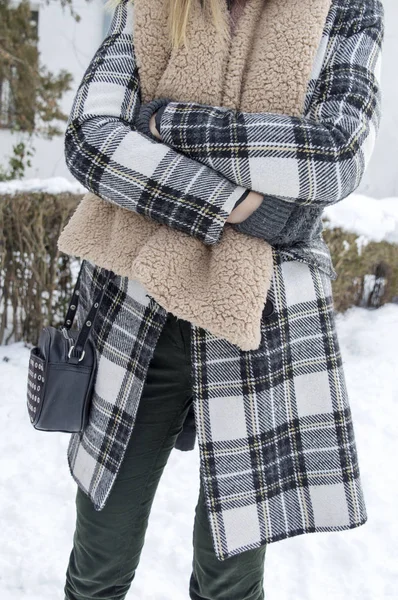 Woman Standing Snow — Stock Photo, Image