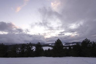 Pastoral kış günü dağ