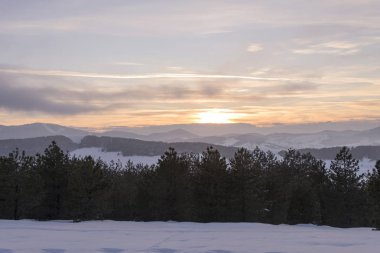 Dağlarda gün batımı
