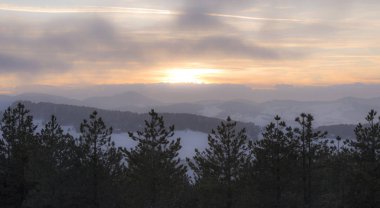 Dağlarda gün batımı