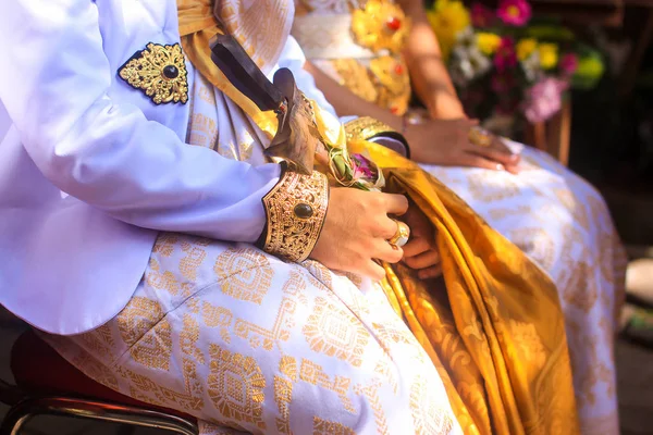 Cérémonie de mariage balinaise traditionnelle à Bali, Indonésie — Photo