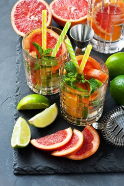 Taze narenciye meyve limonata cam, yaz soğuk içecek