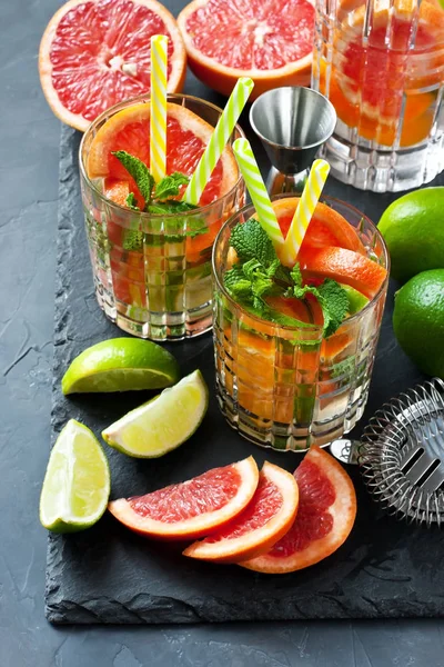 Taze narenciye meyve limonata cam, yaz soğuk içecek