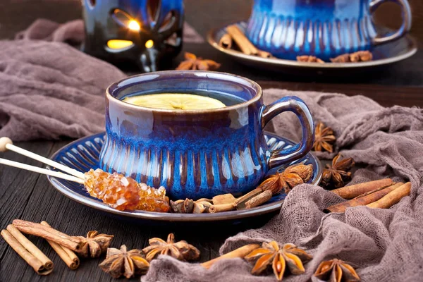 Xícara Chá Cerâmica Com Limão Sobre Fundo Madeira — Fotografia de Stock