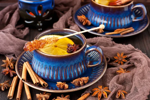 Xícara Chá Cerâmica Com Limão Especiarias Backgroun Madeira — Fotografia de Stock