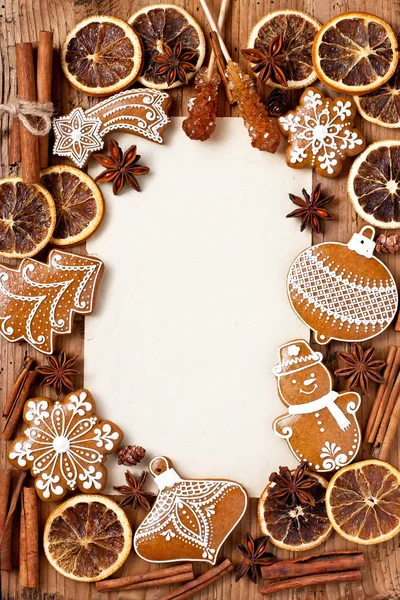圣诞边框 香料和装饰木制背景 — 图库照片