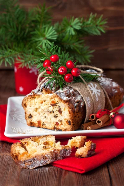 Stollen Kurutulmuş Meyve Fındık Ile Geleneksel Noel Kek Noel Tatil — Stok fotoğraf