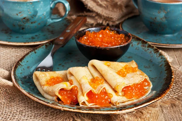 Deliciosos Panqueques Caseros Con Caviar Taza Crepes Tradicionales Para Semana —  Fotos de Stock