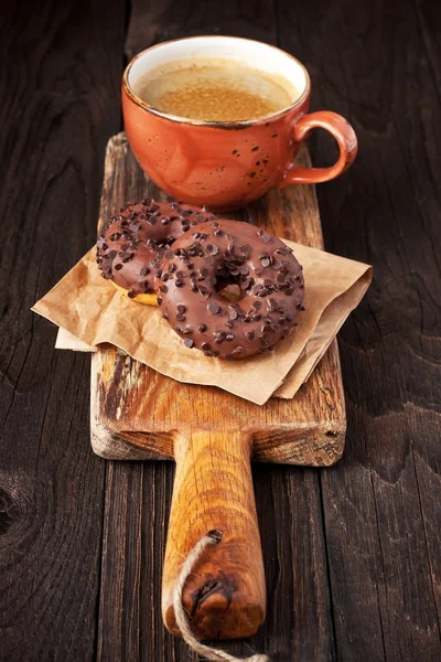 Mini Beignets Glacés Avec Café Sur Fond Bois — Photo