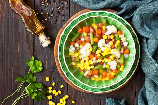 Cuenco Cerámica Sopa Minestrone Con Verduras Temporada Mesa Madera Vista —  Fotos de Stock