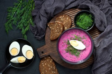 Soğuk pancar çorbası. Üstten Görünüm