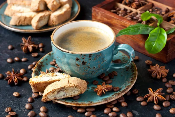 Kopje koffie met huisgemaakte koekjes — Stockfoto